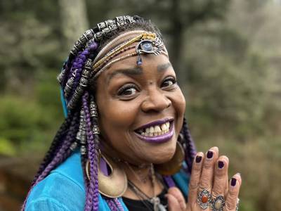 Ta’Mara MoNique “F.I.Y.A.” Walker’s Last Laugh Sundays Open Doors and Mics For Her Community