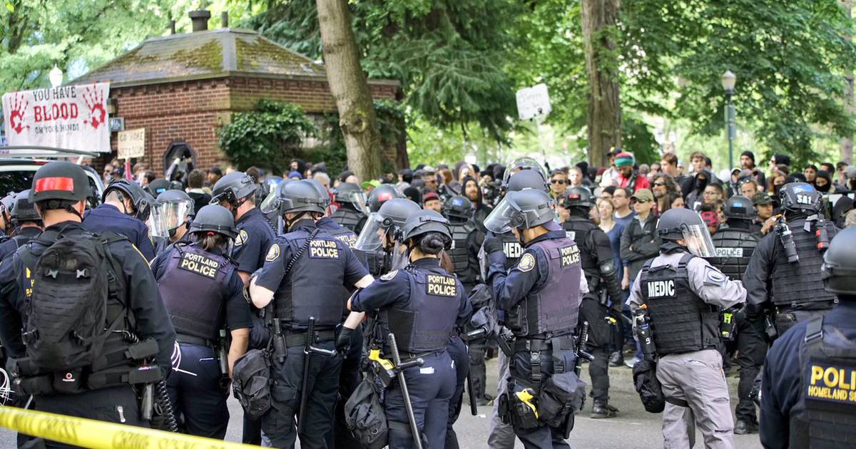 Portland Police Fire Stun Grenades and Rubber Bullets into Crowd of ...