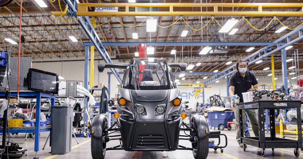 Arcimoto, Maker of Electric Three-Wheeled Vehicles, Cuts Jobs as Stock Dives